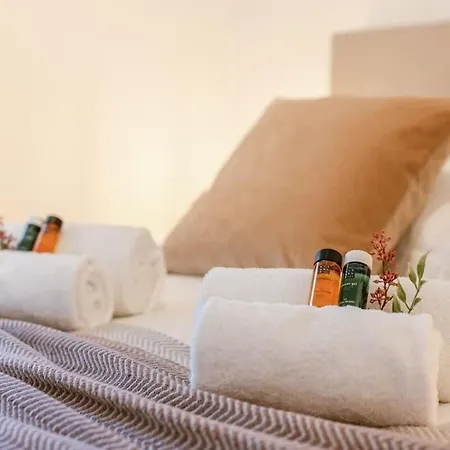 Huswell - With Terrace Close To The Sea Lejlighed